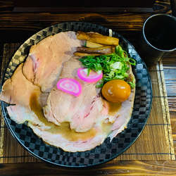 鬼滅の肉盛り中華蕎麦🥩