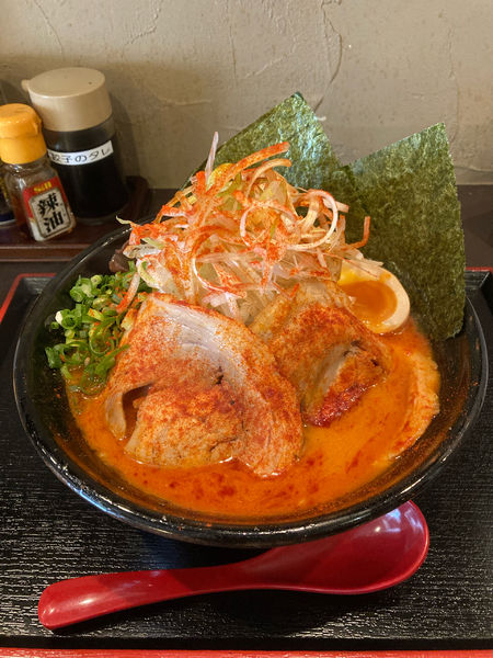 「特製辛味噌らーめん」@味噌とんこつらーめん まるの写真