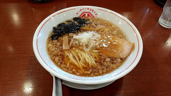 「背脂煮干しラーメン（半チャーハンセット ９００円）」@ラーチャン専門 我武者羅 橋本店の写真