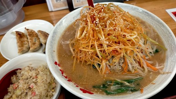 「ネギ味噌ラーメン　餃子、チャーハン」@みそのめん王 若柴店の写真