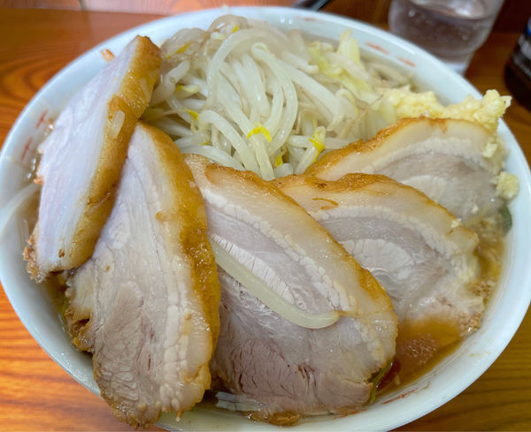 「ブタ入りラーメン(ブタ5枚)880円(ヤサイニンニク)」@ラーメン二郎 亀戸店の写真