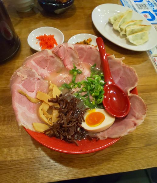 「豚骨チャーシュー麺 塩」@博多十一番街の写真