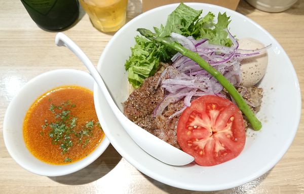 「【限定】和牛のまぜそば味玉入りwithミニスープ＋ビール」@中華ソバ ビリケンの写真