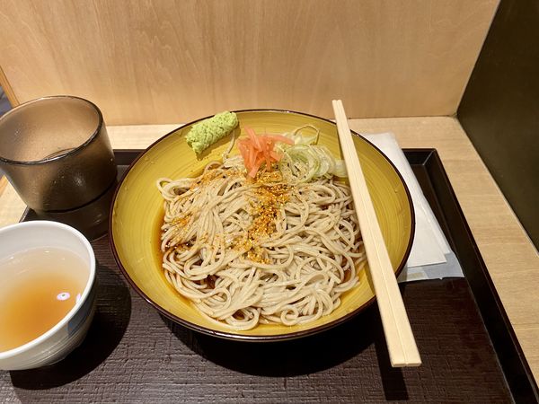 「冷やしかけそば340円」@いわもとQ 神保町店の写真