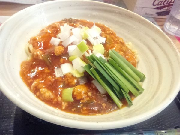 「仮麺式・浦和スタミナ７００円ニラトッピング　追い飯付き」@(仮)麺食堂の写真