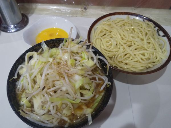 「もり野菜890円(麺カタメ)生玉子50円メンマ280円×2」@所沢大勝軒の写真