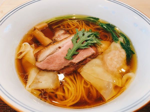 「わんたん入り醤油らぁ麺」@Ramen FeeLの写真