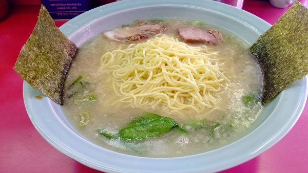 「ラーメン中７００円」@ラーメンショップ 羽村店の写真