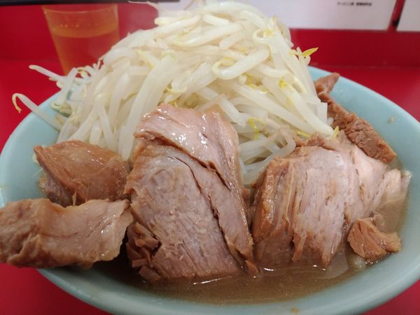 「豚入りラーメン野菜マシマシ」@ラーメン二郎 新宿歌舞伎町店の写真