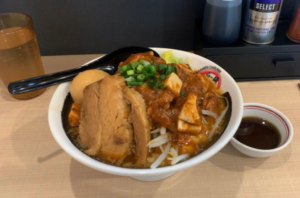 「辛味玉らー麺 花椒油 野菜増し ニンニク入り」@らー麺 だるまの写真
