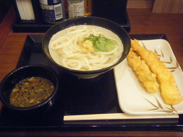 「釜揚げうどん（+えび天、いか天）」@丸亀製麺 ミーツ国分寺店の写真
