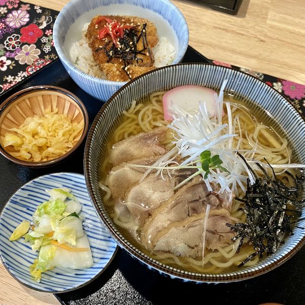 「冷たいとり中華＋紅のソースカツ丼（ハーフ）」@山形十割そば処 紅～BENI～の写真