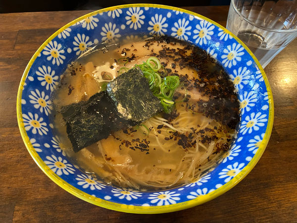 「塩焦がしネギラーメン800円」@カミカゼの写真