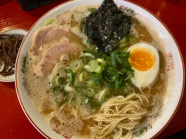 「らーめん¥750+替玉¥100+ビール(小)¥500」@中洲屋台 長浜ラーメン 初代 健太の写真