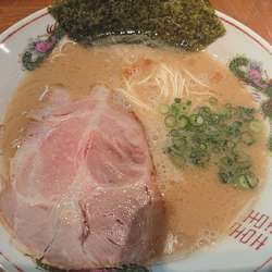 久留米ラーメン680円(ハリガネ)、替玉100円(ハリガネ)