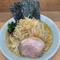 ラーメン（並）開店価格 500円　野菜（もやキャベ）100円