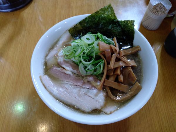 「コク煮干し中華そば+チャーシュー4枚」@なかた屋 高田店の写真