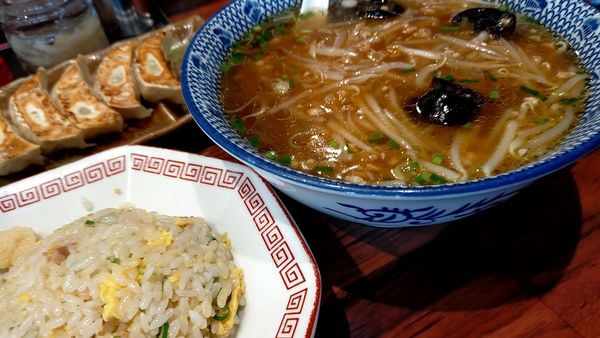 「もやしラーメン　餃子　ミニチャーハン」@大館錦 本店の写真