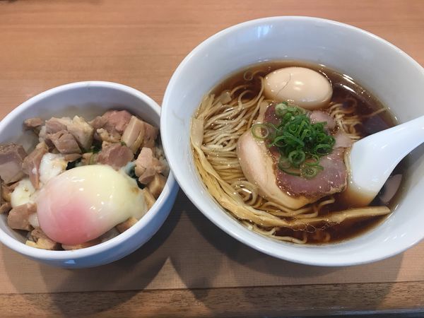 「味玉らぁ麺、マキシマム親子丼」@らぁ麺 はやし田 横浜店の写真
