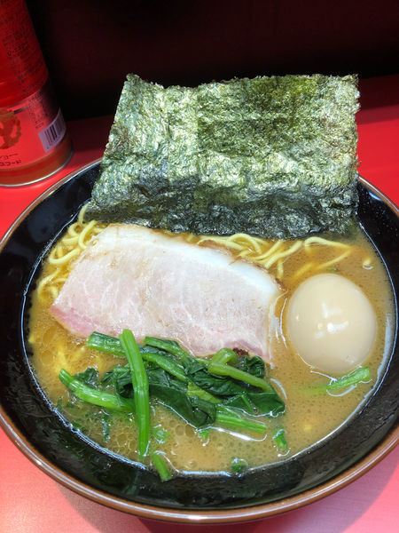 「味玉ラーメン中盛950円、硬め濃いめ」@横浜ラーメン 真砂家の写真