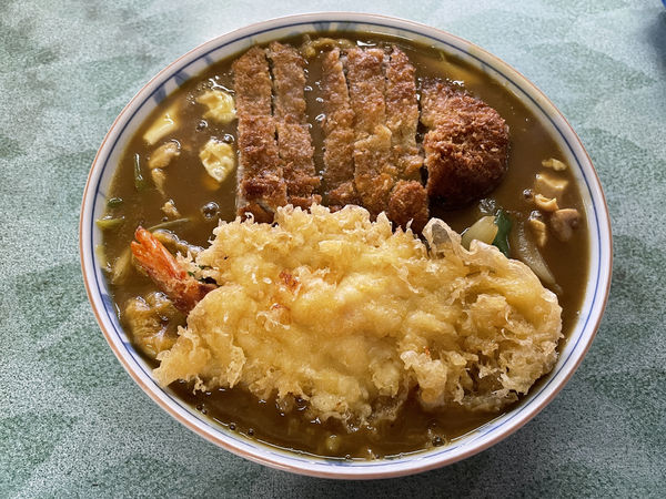 「二葉スペシャル(カレーラーメン)+かつトッピング1130円」@食堂 二葉の写真