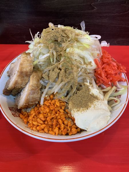 「まぜそば小 豚1枚 ネギ 紅生姜」@鷹の目 大宮店の写真