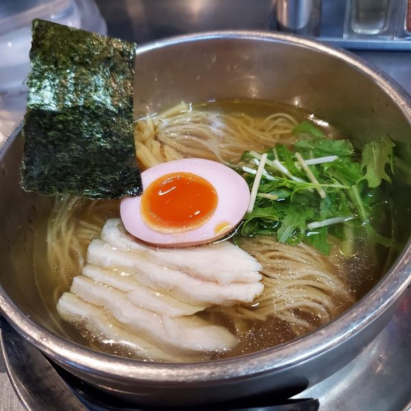 「らーめん(¥994)/塩/極細麺/鶏チャーシュー/淡麗」@ZUND-BARの写真