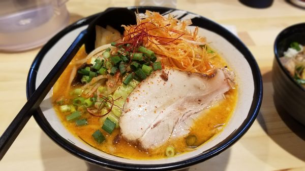 「辛烈火麺　味噌　並辛　辛ネギトッピング」@辛菜麺 烈火の写真