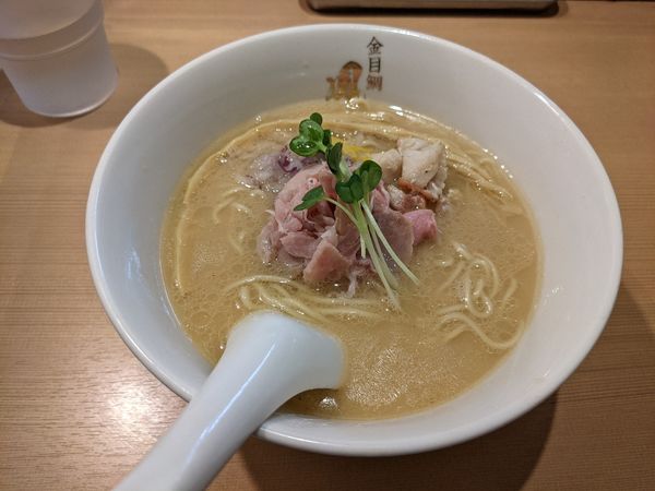 「金目鯛らぁ麺　限定濃厚白湯仕立て850円」@らぁ麺 鳳仙花の写真