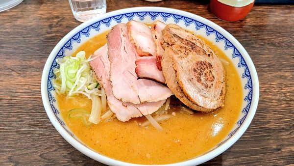 「味噌+チャーシュー全のせ」@味噌ラーメン 雪ぐにの写真