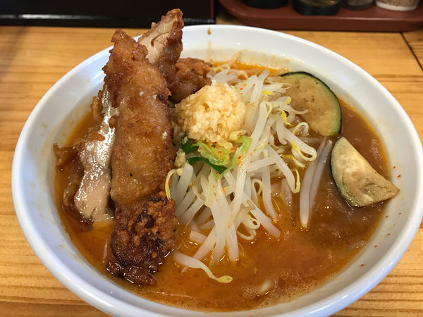 「あんかけDX（メガ唐付）（辛さ★★★☆☆）」@旨辛ラーメン 表裏 市ヶ谷本店の写真