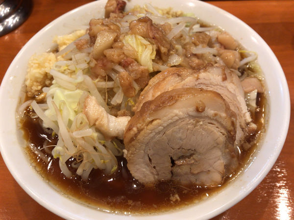 「ラーメン(全部) 750円」@麺屋穴場の写真