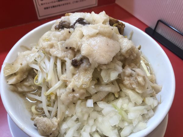 「ラーメン小　ヤサイ増し玉ねぎマシマシアブラマシマシ」@自家製麺 ダイサンの写真