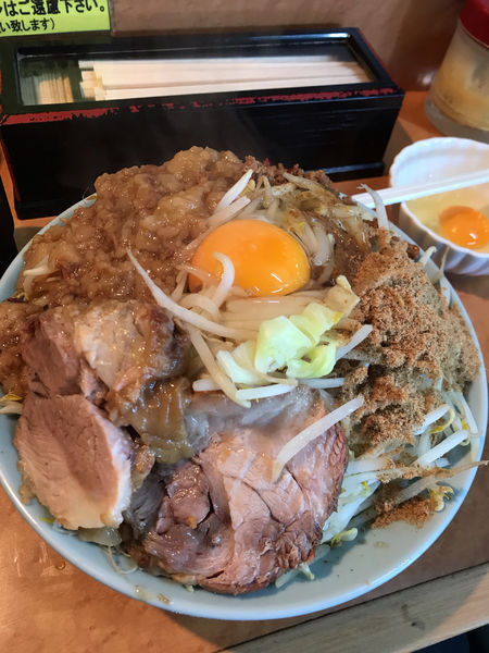 「汁なし　中　魚粉　追加生卵」@立川マシマシ ロイヤルスープの写真