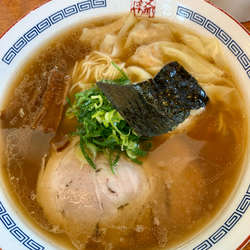 醤油　ワンタンめん　大盛り　(940円＋100円)