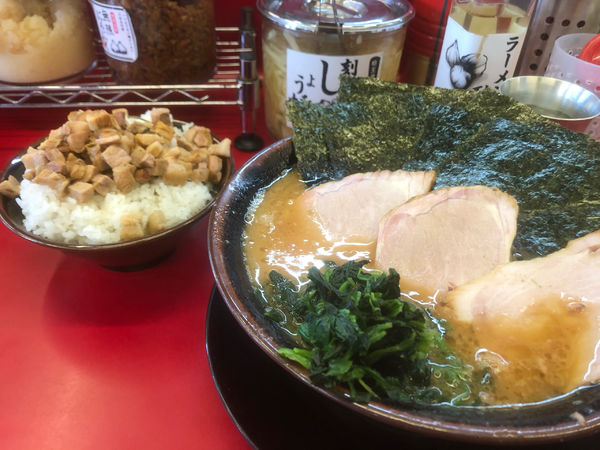 「チャーシュー麺　中盛　チャーシューまぶし大盛チャーシュー増し」@柏 王道家の写真