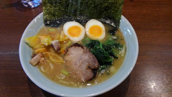 「金八ラーメン、キャベチャー、発泡酒」@金八家の写真