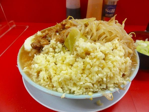 「富士丸ラーメン900円麺少目豚カス脂ｃ野菜ｃ脂Ｎネギ100円」@ラーメン富士丸 東浦和店の写真