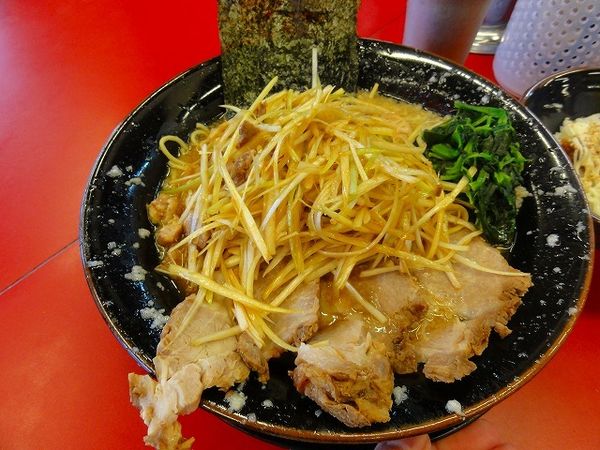 「王道家ラーショ　塩ネギチャーシュー麺硬め半ライス」@柏 王道家の写真