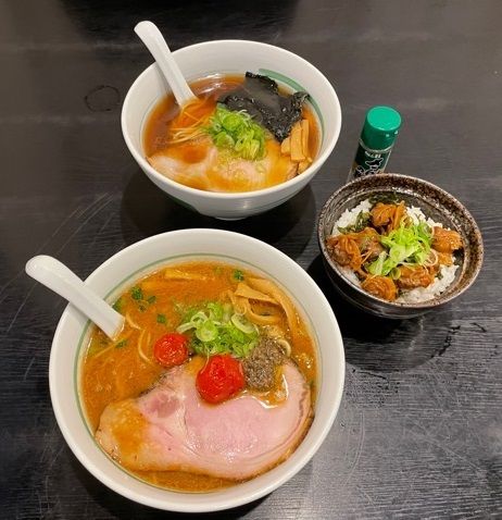 「らーめん味噌・らーめん正油・貝丼」@仲吉荘の写真