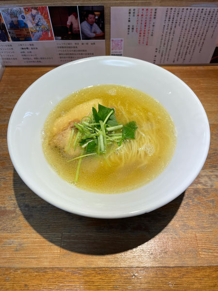 「塩らぁ麺（６５０円）」@淡麗らぁ麺 明鏡志水の写真