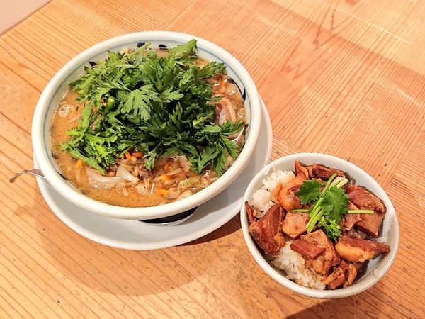 「みそひつじそば、ヤンローハン（羊肉飯）」@ひつじそば 人と羊の写真