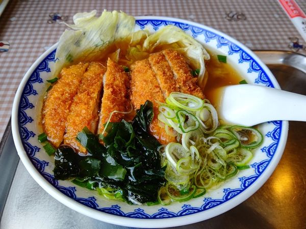 「とんかつラーメン(並盛・150g)990円」@松竹飯店の写真