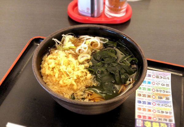 「かけそば(340円)＋わかめ(クーポン)」@ゆで太郎 小松川店の写真