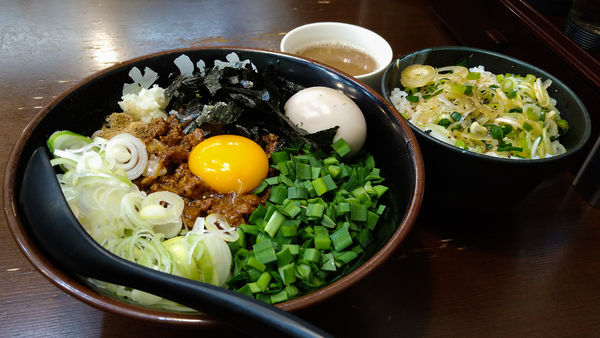 「限定/台湾油そば+中盛り+味玉+ネギめし」@ラーメン 大山家 昭島店の写真
