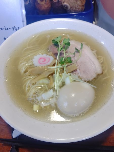 「はまぐり+煮干し中華そば+味玉」@麺酒処 ふくろうの写真