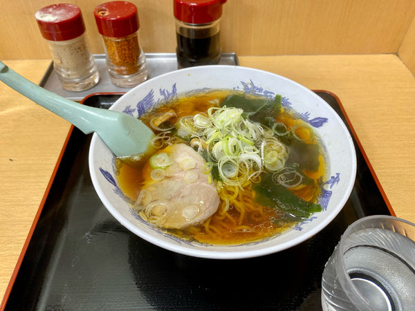 「ラーメン320円」@梅もと 船橋店の写真