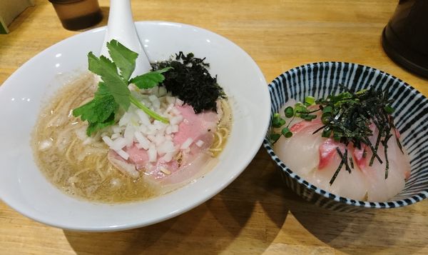 「限定 あら炊きらーめん 真鯛めし」@寿製麺よしかわ 坂戸店の写真