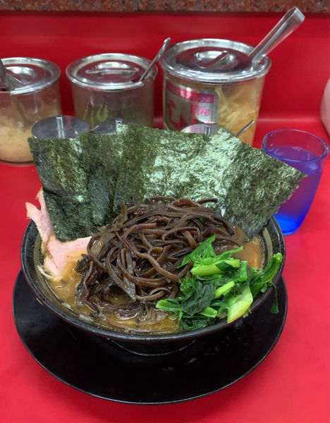 「チャーシューメン キクラゲ 海苔」@家系ラーメン 王道 いしいの写真