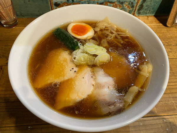 「スペシャル醤油ラーメン（大盛り）1,160円」@Ramen Free Birdsの写真